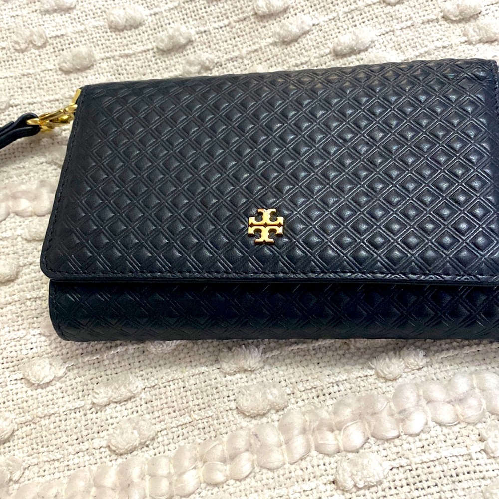 Wristlet tory burch